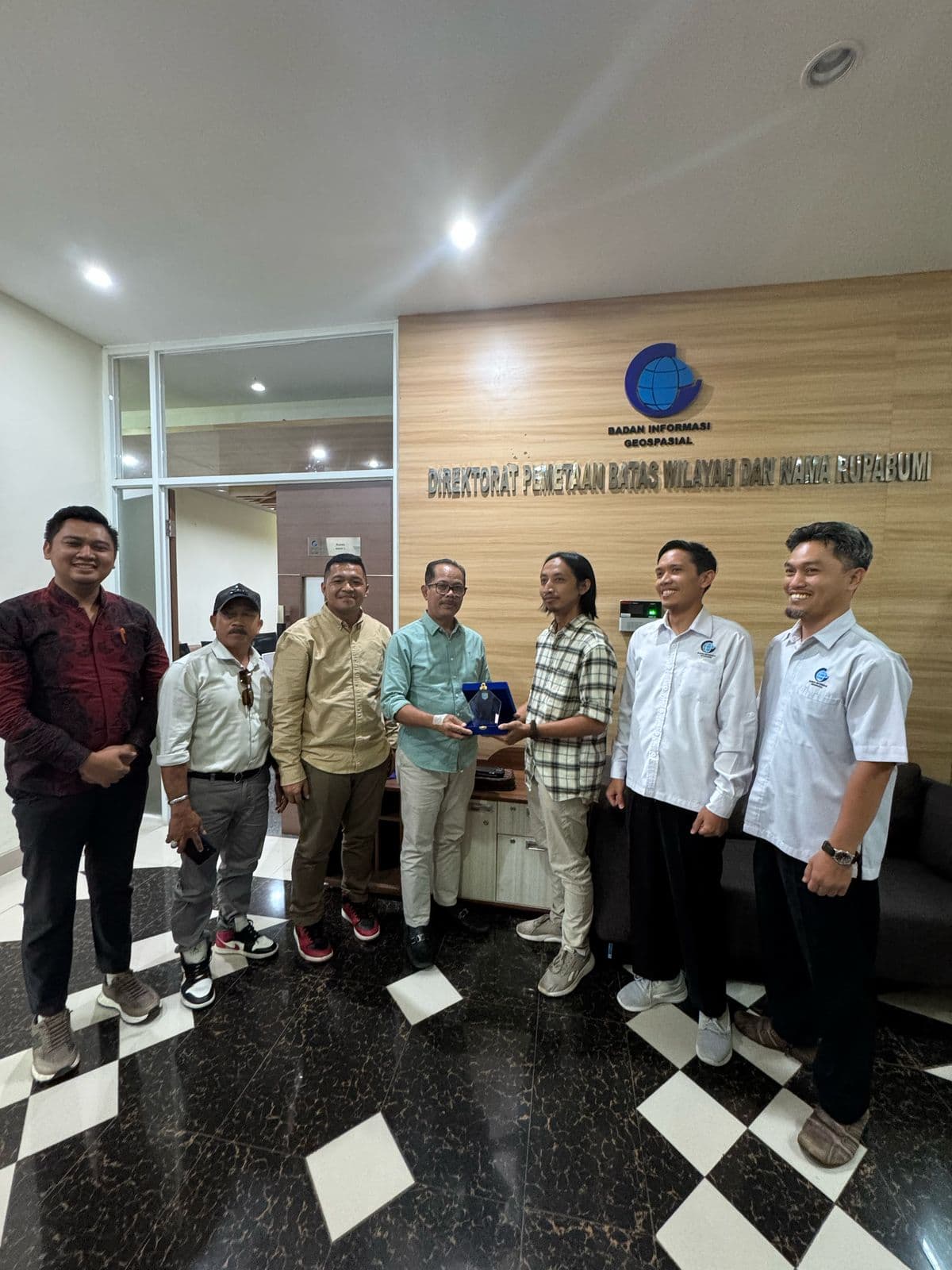 PT Aglonema Delta bersama Pemkab Banjar Lakukan Laporan dan Koordinasi Batas Desa ke BIG